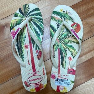 Havaianas Palm Tree Print Flip Flops NWT